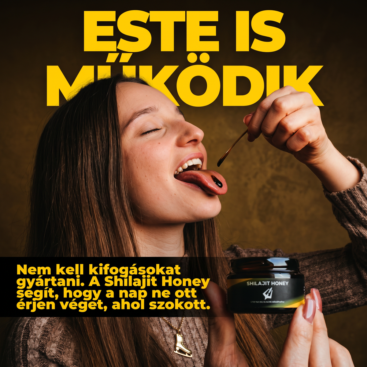Nő kanállal kóstolja a Shilajit Honey-t, Este is működik felirattal
